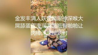 健身帅哥隔离在家憋坏了,只能……