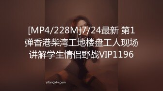 健身房厕所尿尿听到隔壁厕间有奇怪的声音意外偷拍到教练和女学员在里面嘿哟简直就是活春宫