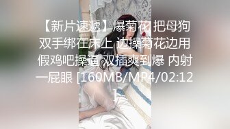 很久没有摸B了手又开始痒痒 溜进女厕看到一嫩妹在拉屎 手都伸出去了 怕摸到一手屎 晦气 放弃了