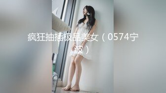 温泉会所偷拍极品丰满马尾辫学生妹站在她面前贴着奶子拍