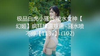 [MP4/ 589M] 健身小骚货找牛郎！两男一女激情大战！大黑屌轮流吃，坐在桌子上一顿操，骑乘位肥臀猛坐