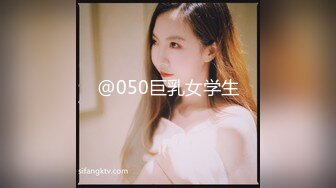 风韵犹存【服装店老板娘】店内跳蛋自慰，’对啊，店里都没人，守活寡‘ 穿上丝袜，隔着跳蛋摩擦真是爽！