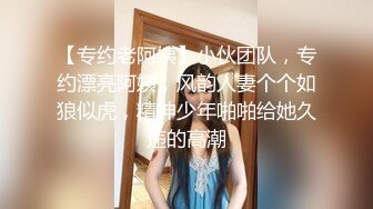 漂亮美女爱运动 在家光屁屁各种锻炼 身材不错 香汗淋漓 看着大吊男友鸡鸡硬邦邦 只能口爆吃精了